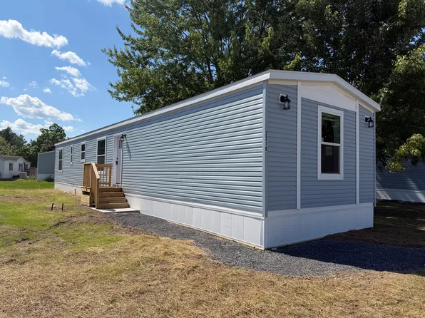 2210 Cotswold Ct #2210, Liverpool, NY 13090