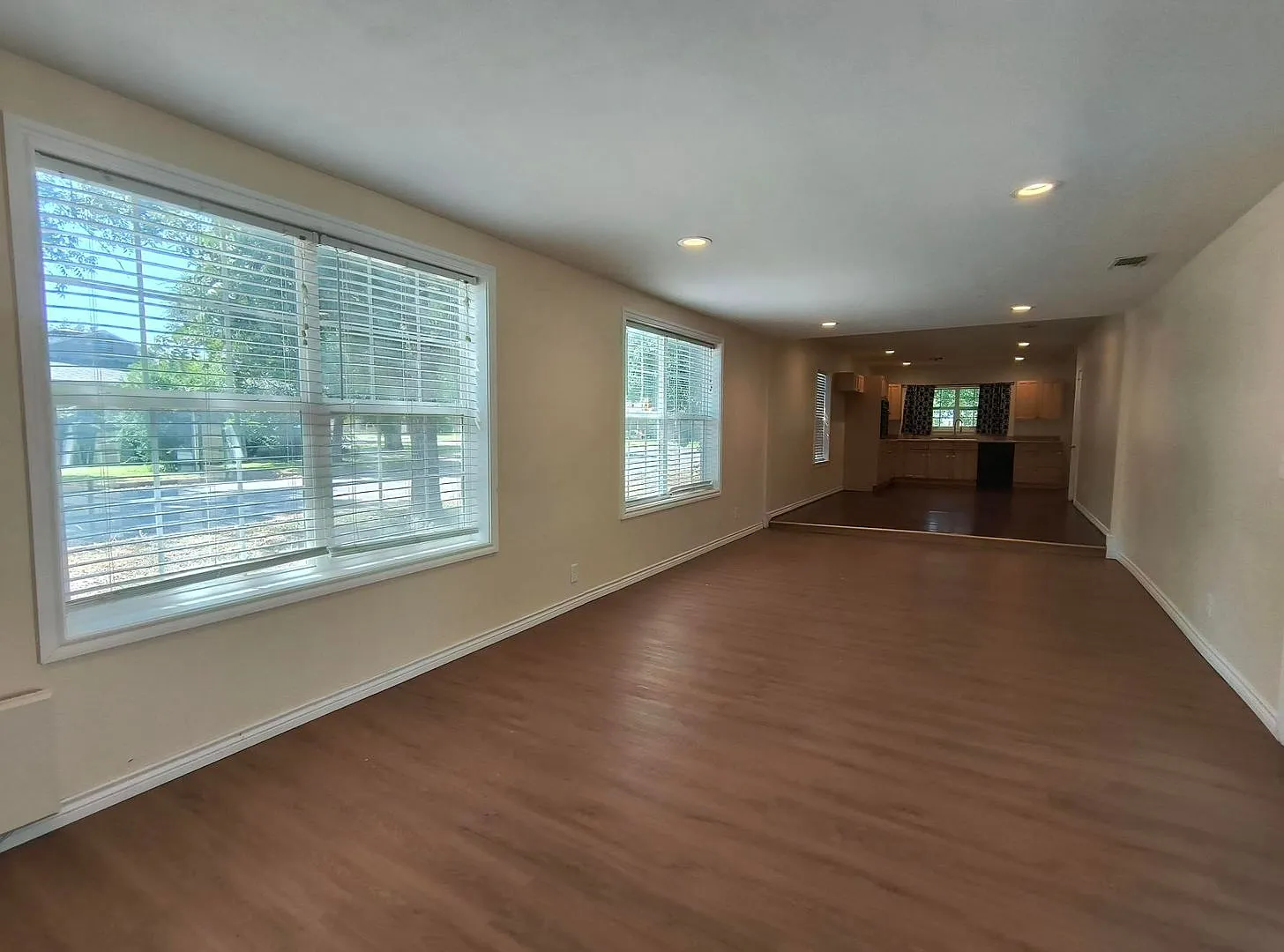 Cute And Spacious 3 Bedroom, 2 Bath Home With Fenced In Backyard Available Now! — Photo 3