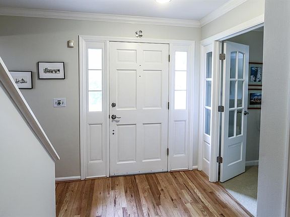5th image of 5881 Crittenden Dr