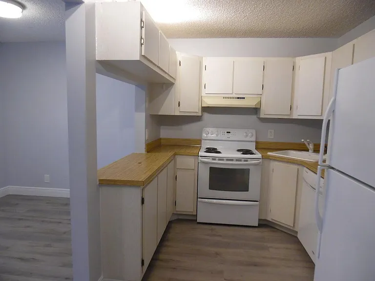 502 Shady Pine Way #D2 — Photo 9