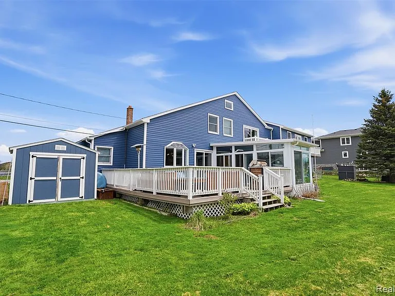 2299 Kingston St — Photo 35