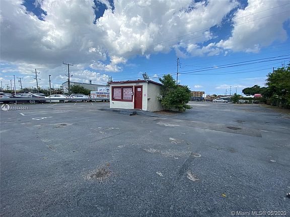 4th image of 2401 S State Road 7