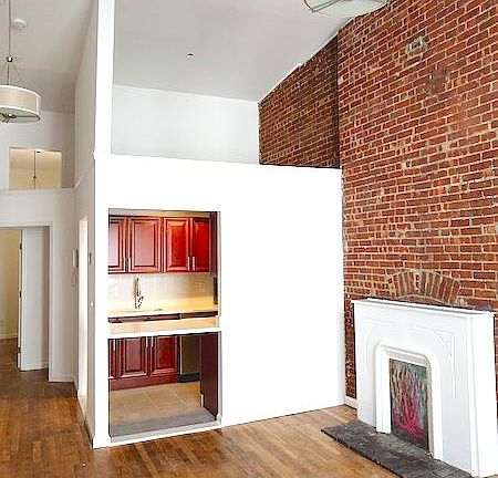 4th image of 28 E 14th St APT 5A
