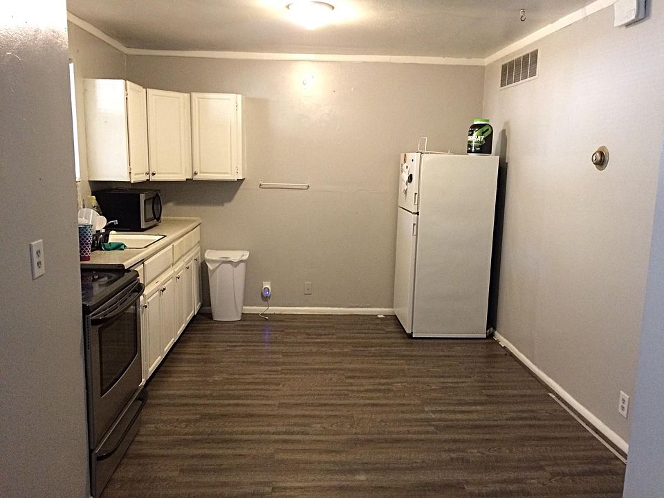2nd image of 367 S Post St
