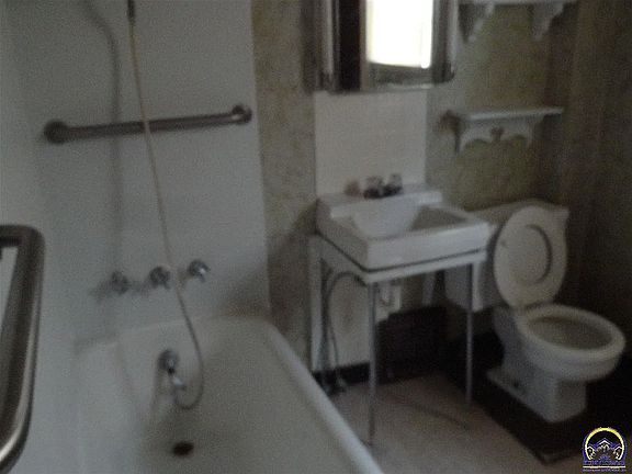3rd image of 1316 SW Lincoln St