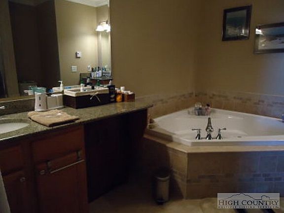 4th image of 3441 Beech Mountain Parkway #E3