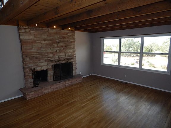 3rd image of 1905 Conejo Dr