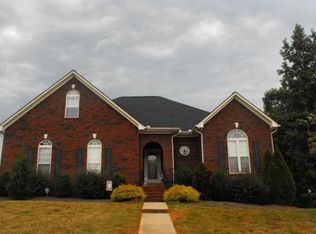 3824 Erskine Woods Dr, Bessemer City, NC 28016