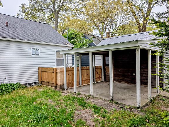 5th image of 1641 Montague Ave