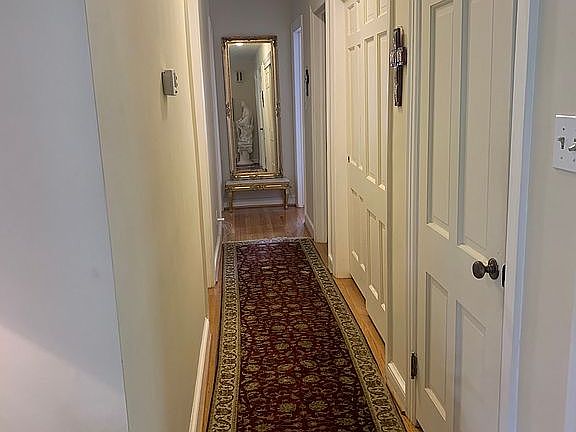 5th image of 714 Windsor Ln