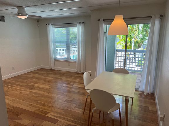 4th image of 607 S Albany Ave APT 2