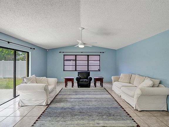5th image of 1417 SW 28th Terrace