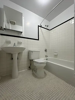 Rented by City Connections Realty | media 7