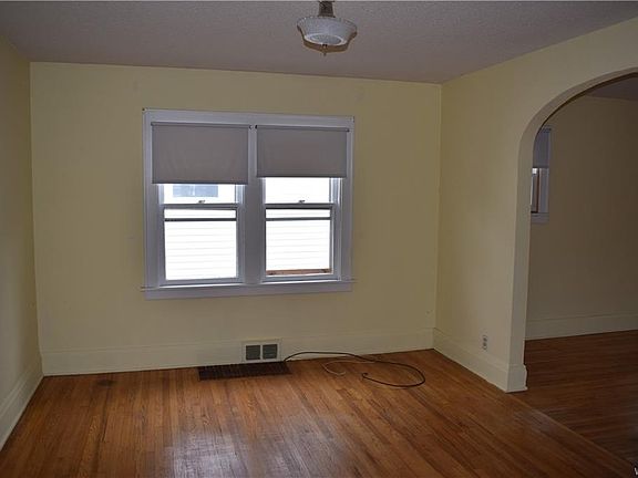 5th image of 224 Ivyhurst Cir