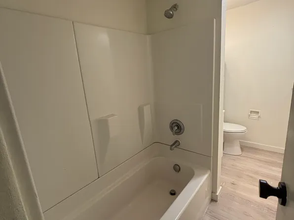 1339 10th Ave APT 11, Longview, WA 98632