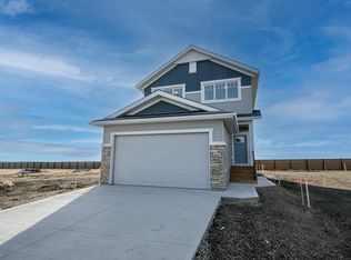 2340 160th St SW, Edmonton, AB T6W4E5