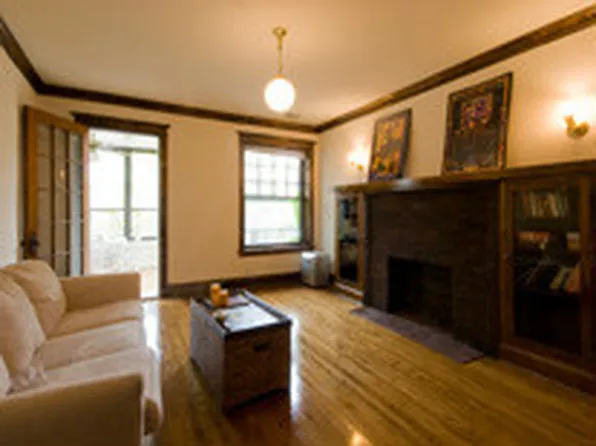 (undisclosed Address), Chicago, IL 60613