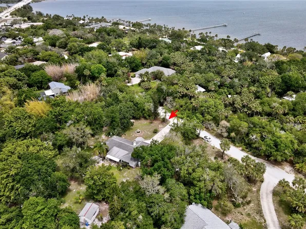 13825 Ruffner Ln, Sebastian, FL 32958