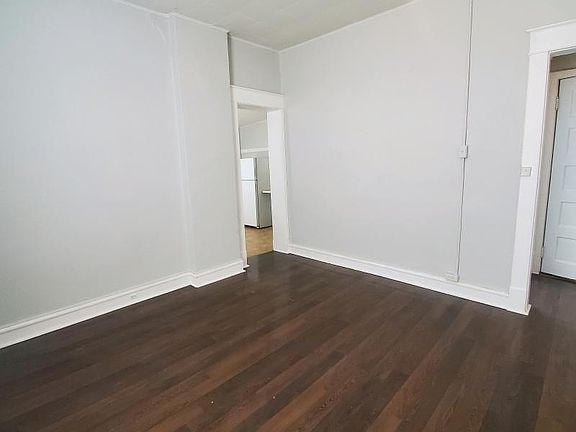 5th image of 1105 E 5th St #5