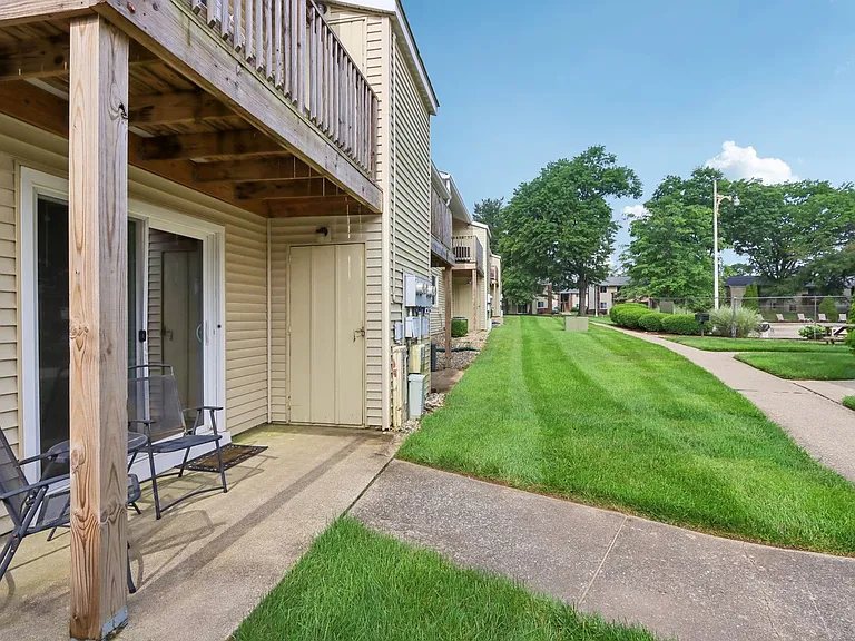 Fountain Park Apartments | Specials Available — Photo 61