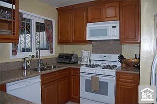 4th image of 22122 Kenwood Ave