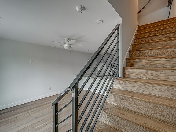 3rd image of 4028 Macarthur Ave #4