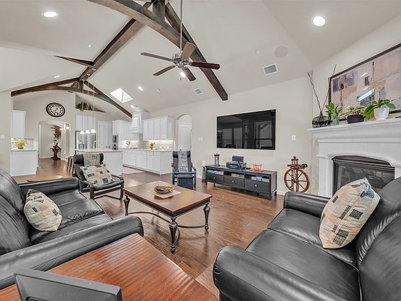 2nd image of 2704 Esplanade Blvd #2704