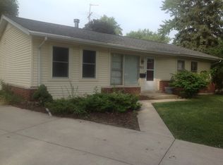 951 Wilshire Ave, Elk Grove Village, IL 60007