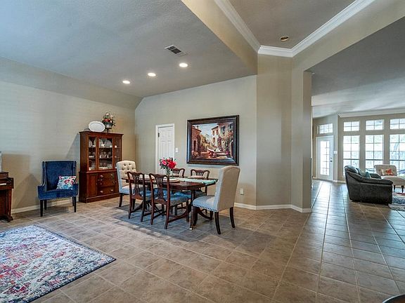 3rd image of 8605 Pinnacle Dr