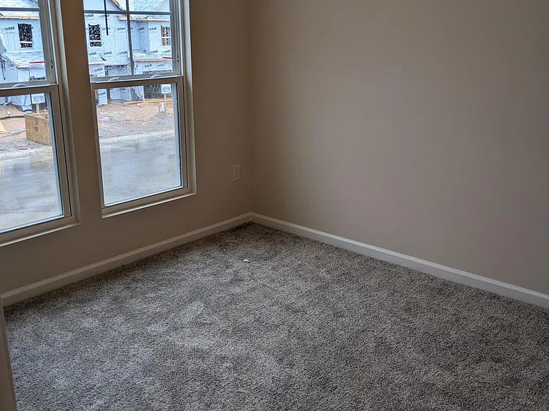 877 McKenzie Park Ter — Photo 25