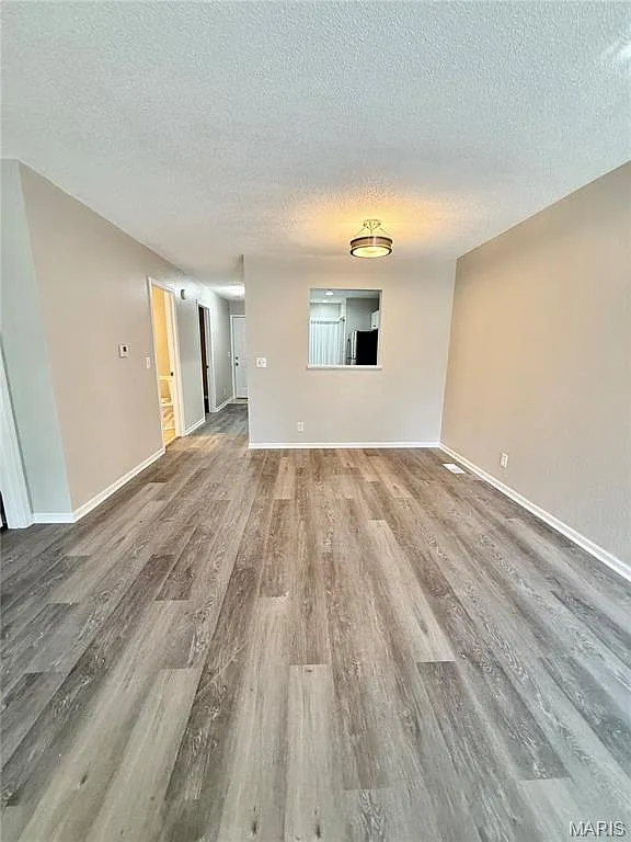 2 bed, 2.0 bath, 935 sqft, $1,100 — Photo 4