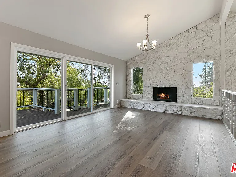 23937 Jensen Dr — Photo 5