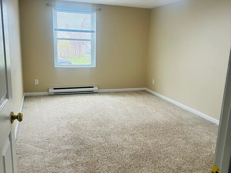 200 Woodlawn Ave #204 — Photo 12