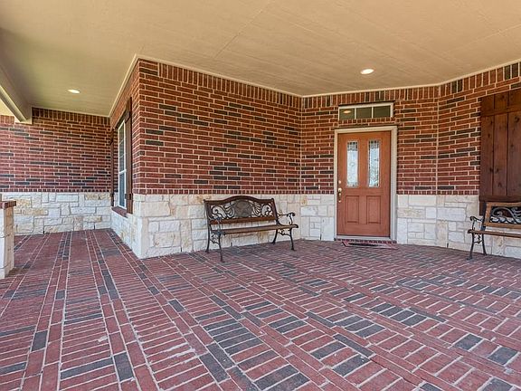 4th image of 710 Beau Dr