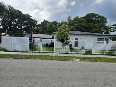 1301 NW 82nd St, Miami, FL, 33147