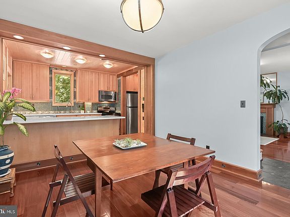 5th image of 523 Ashford Rd