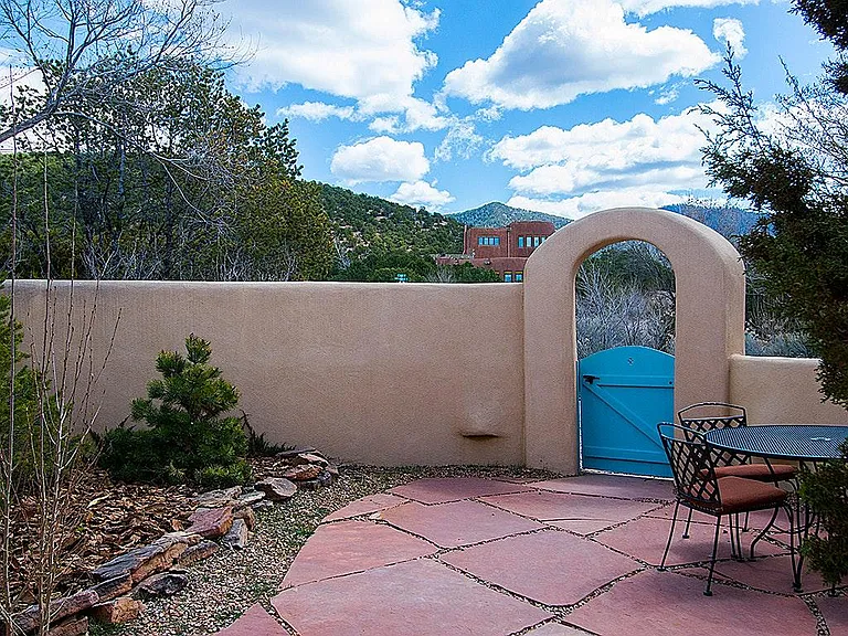 1297 Lejano Ln — Photo 26