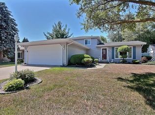 3663 W 76th Ln, Merrillville, IN 46410
