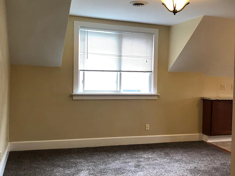 2213 S Robinson Ave #UPPER — Photo 12