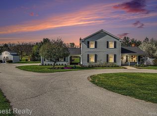 5395 Farley Rd, Clarkston, MI 48346