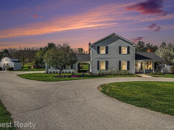 5395 Farley Rd, Clarkston, MI 48346