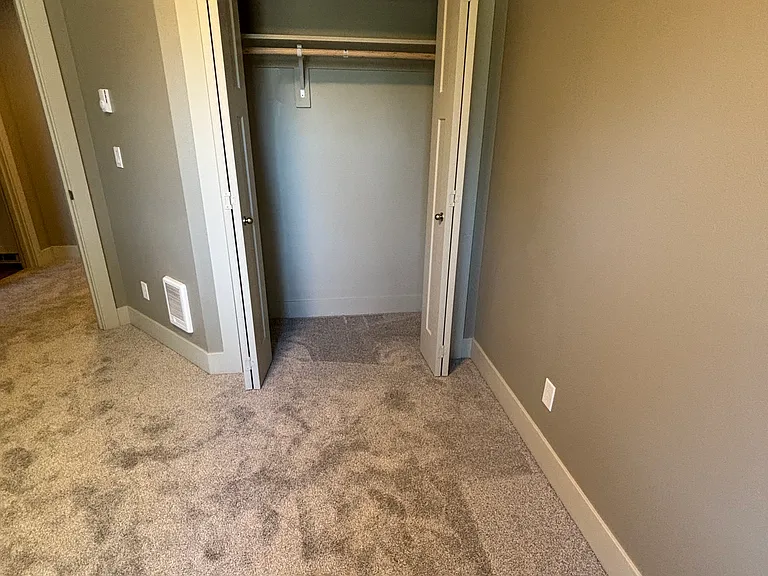 Seven Oaks Luxury Duplexes — Photo 36