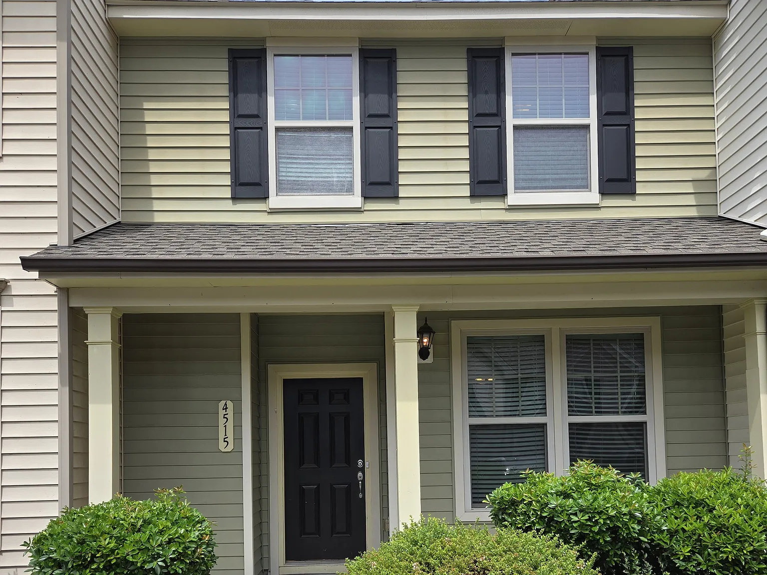 3 bed, 2.5 bath, 1430 sqft, $1,645 — Photo 1