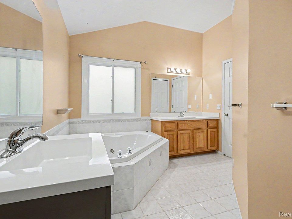 26863 Miela Dr, photo 27