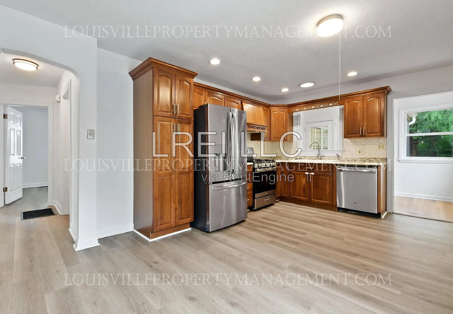 3 bed, 2.0 bath, 1700 sqft, $2,100 — Photo 4