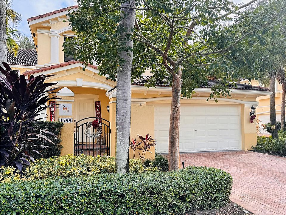 1st image of 1599 Passion Vine Circle #11-4