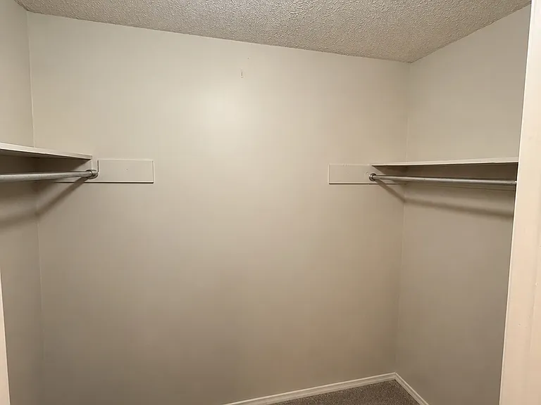 1004 Dandelion Dr — Photo 17