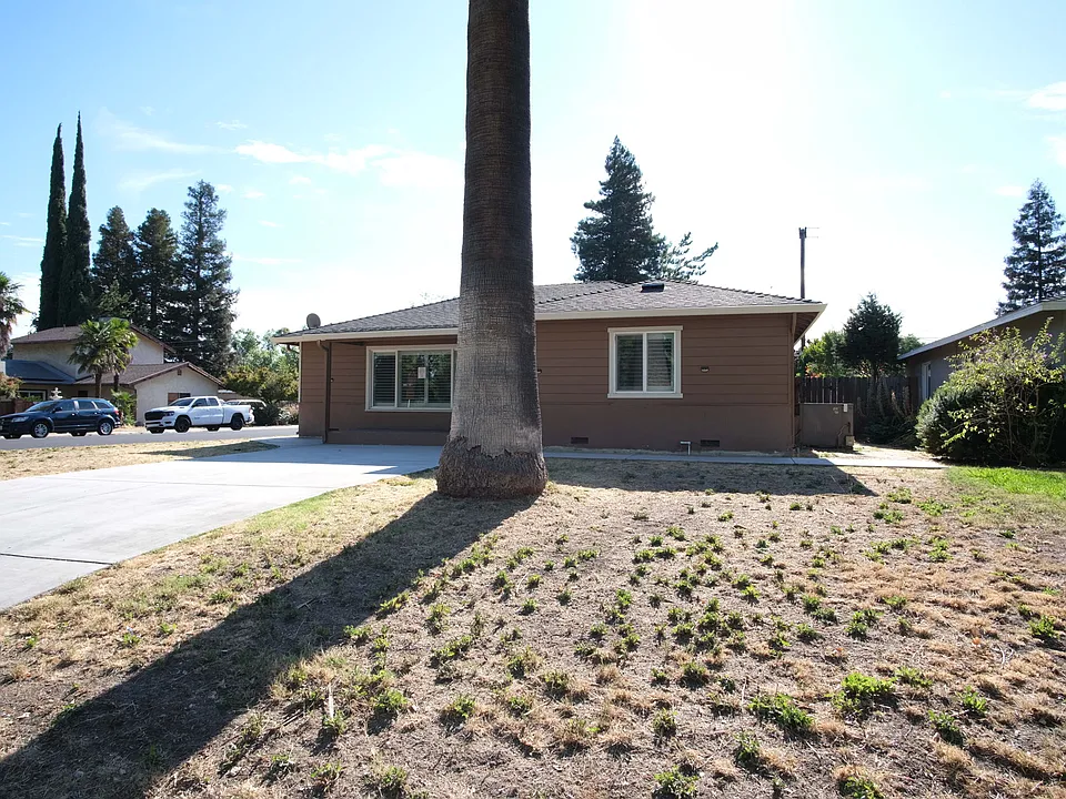 1436 Albany Ave