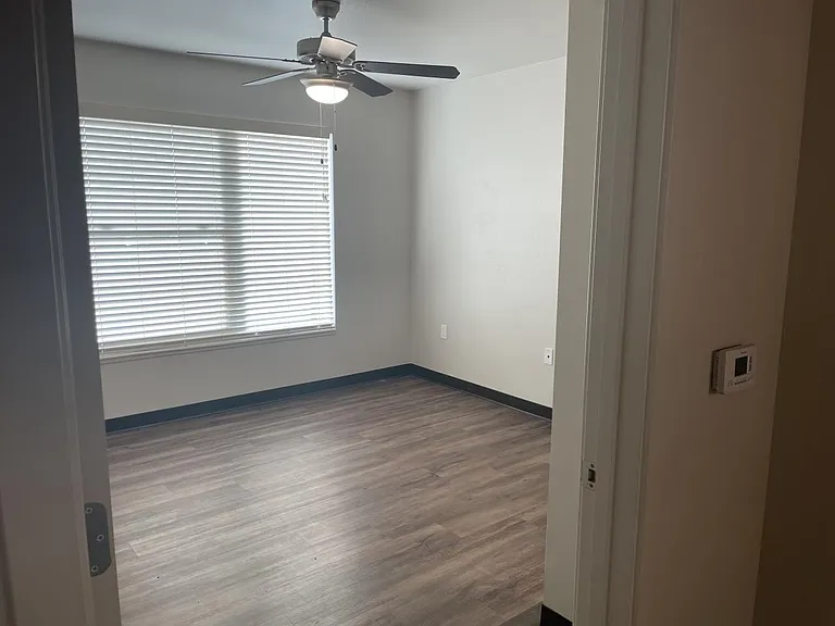 Lynne Village Apartments — Photo 34
