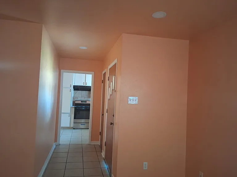1400 West Ln — Photo 8